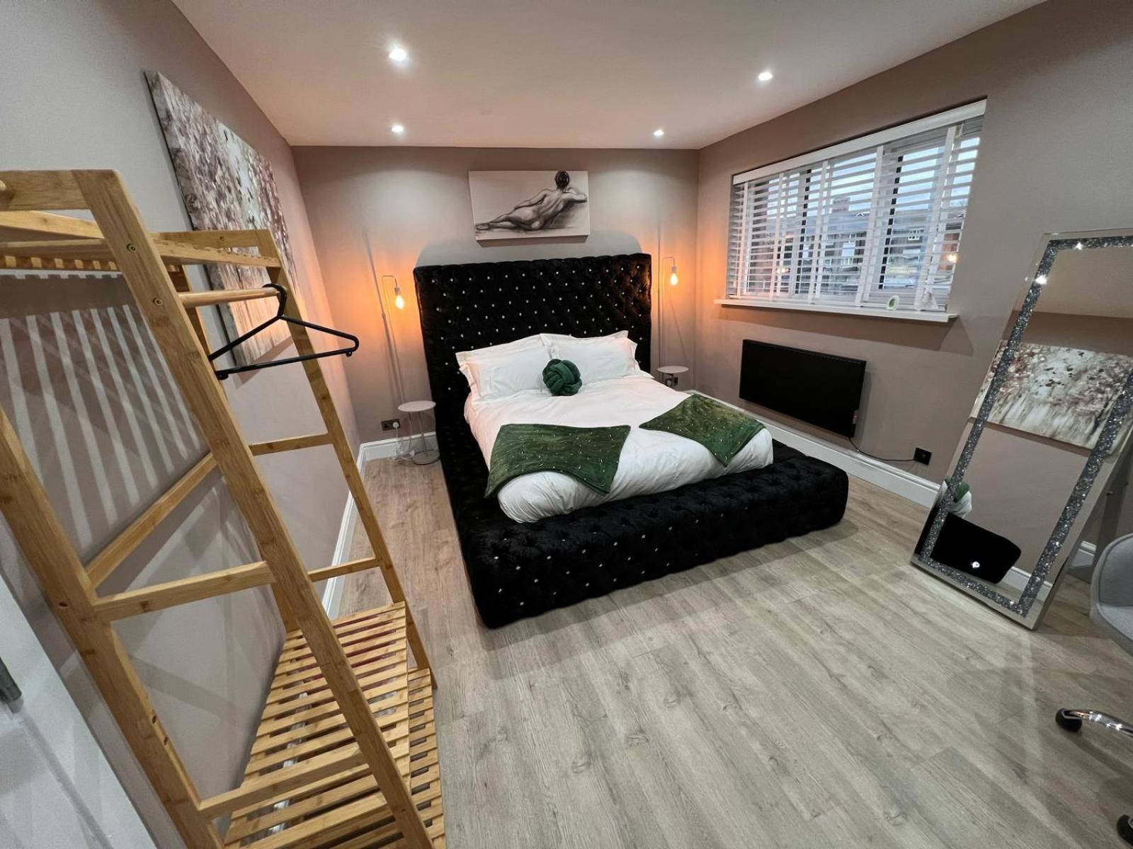 Premier Inn Comfort Mattresses - Sleeps 6 Middleton  Εξωτερικό φωτογραφία